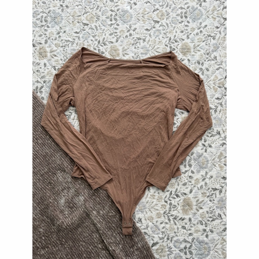 A&F Off The Shoulder Bodysuit - L - NWT!